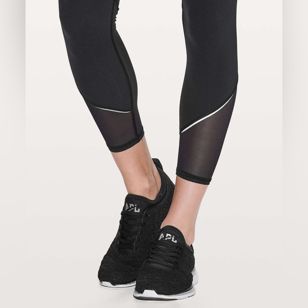 Lululemon Gait Keeper 7/8 Tight 25"
Black size 6 - Picture 9 of 11